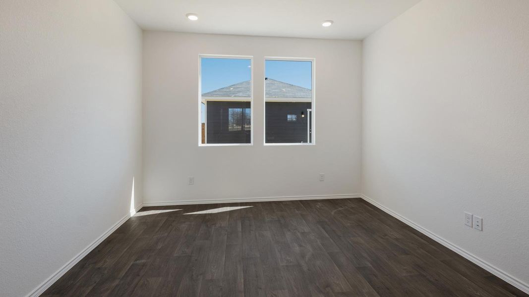 Spacious, unfurnished interior of a new home in Valverde, Bastrop (Image 16).