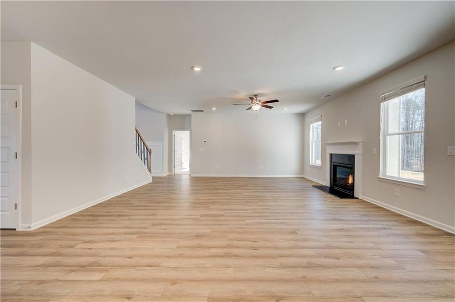 Spacious, unfurnished interior of a new home in Riverbend Overlook, Fayetteville (Image 22).