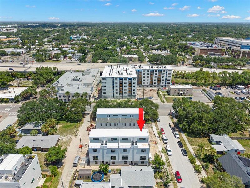 Condo located in St. Petersburg, FL showcasing its design and architecture (Image 4). Condo located in St. Petersburg, FL showcasing its design and architecture (Image 4).