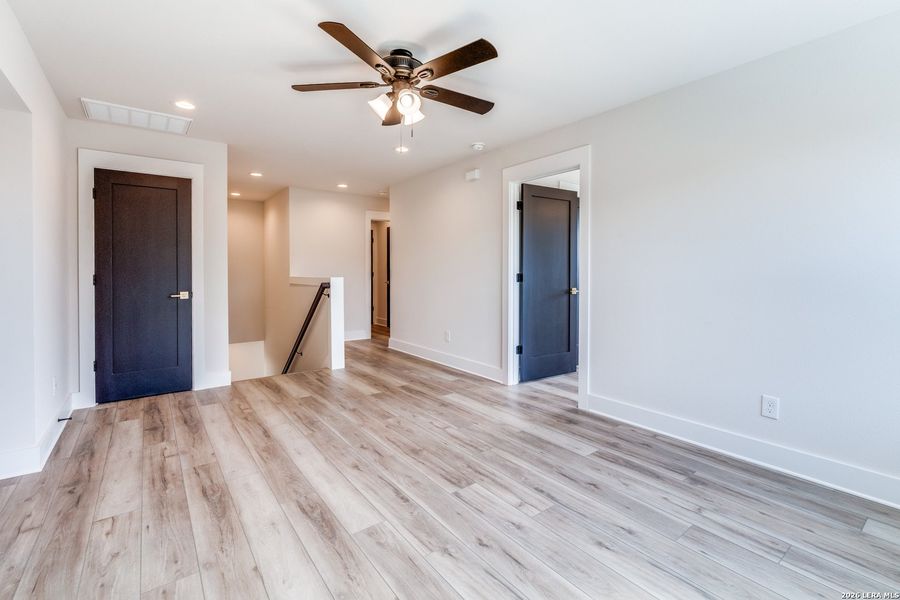 Spacious, unfurnished interior of a new home in , Spring Branch (Image 19).