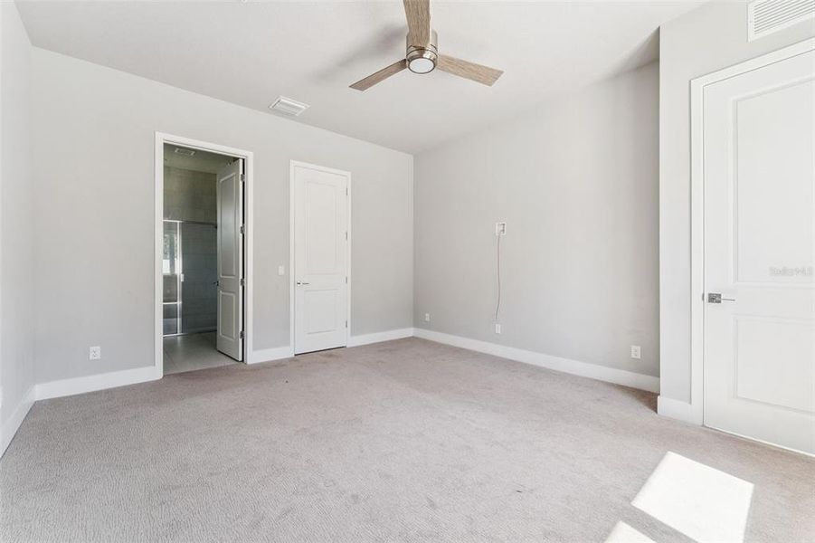 Spacious, unfurnished interior of a new home in , Kissimmee (Image 13).