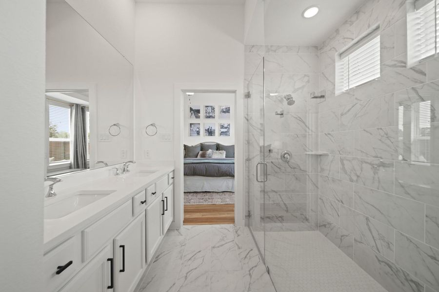 Furnished interior view inside a new home in , Rosharon (Image 30).