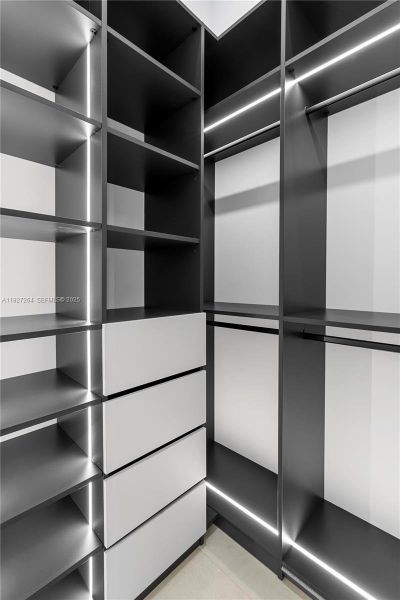 Close-up of interior finishes inside a home in , Cape Coral (Image 22). Close-up of interior finishes inside a home in , Cape Coral (Image 22).