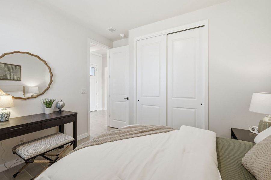 Representative furnished interior of a home built from the Valencia by Hakes Brothers in Verdancia, El Paso (Image 27).
