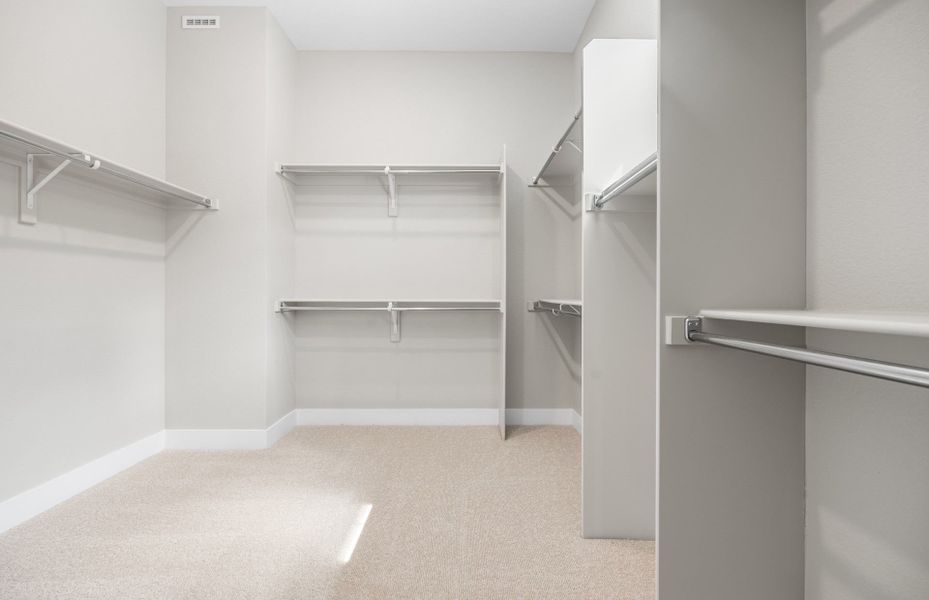 Spacious, unfurnished interior of a new home in Hilltop at Inspiration, Aurora (Image 31).