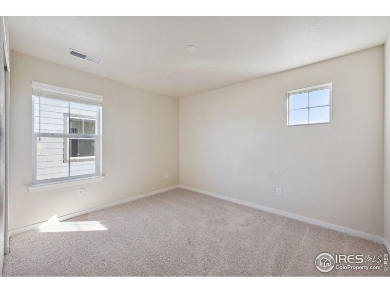Spacious, unfurnished interior of a new home in Timnath Lakes, Timnath (Image 18).