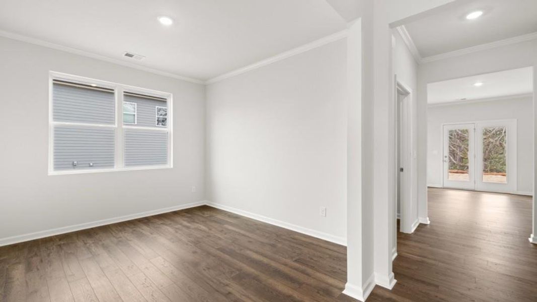 Spacious, unfurnished interior of a new home in Thompson Ridge, Dallas (Image 15).