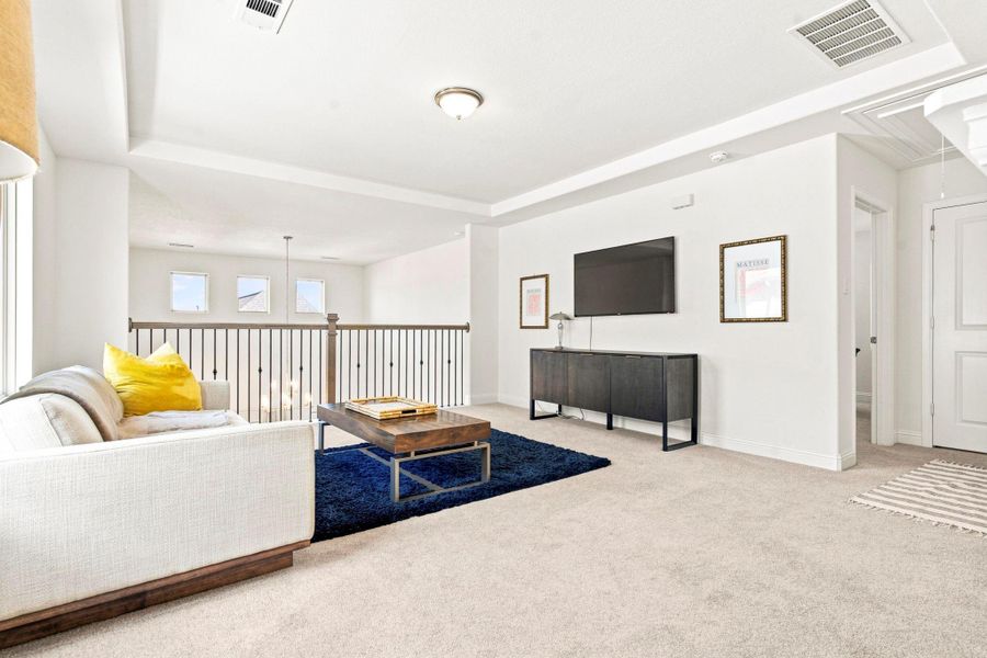 Furnished interior view inside a new home in Sienna 40', Missouri City (Image 18).