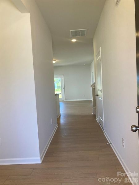 Spacious, unfurnished interior of a new home in Sunset Meadows, Charlotte (Image 13).