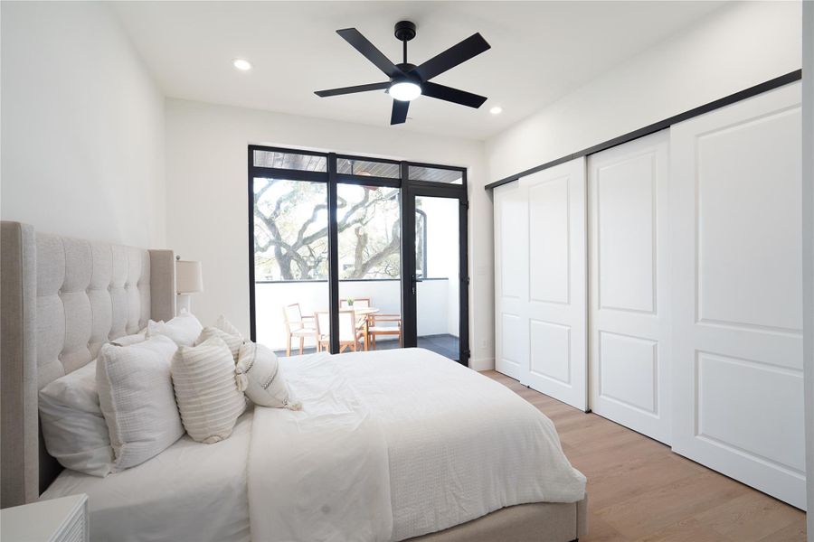 Furnished interior view inside a new home in , Bellaire (Image 9).