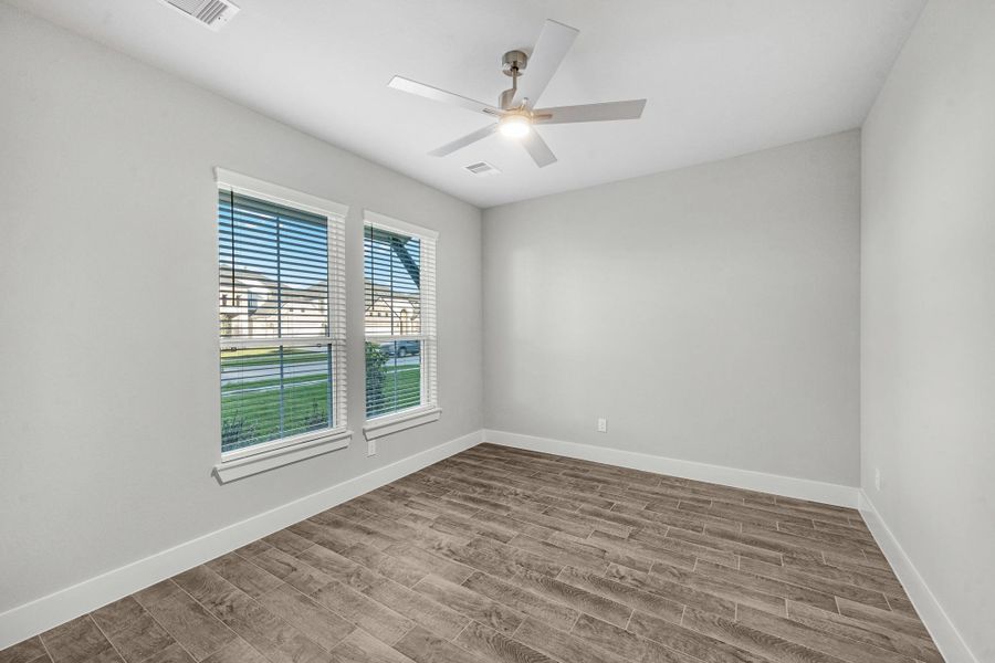 Spacious, unfurnished interior of a new home in Briarwood Crossing, Rosenberg (Image 39).
