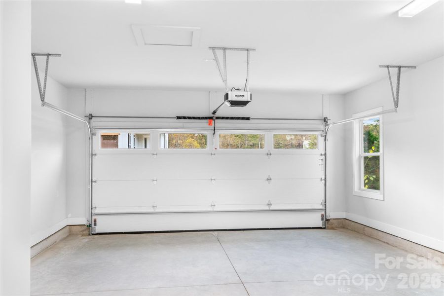 Spacious, unfurnished interior of a new home in , Weaverville (Image 24).