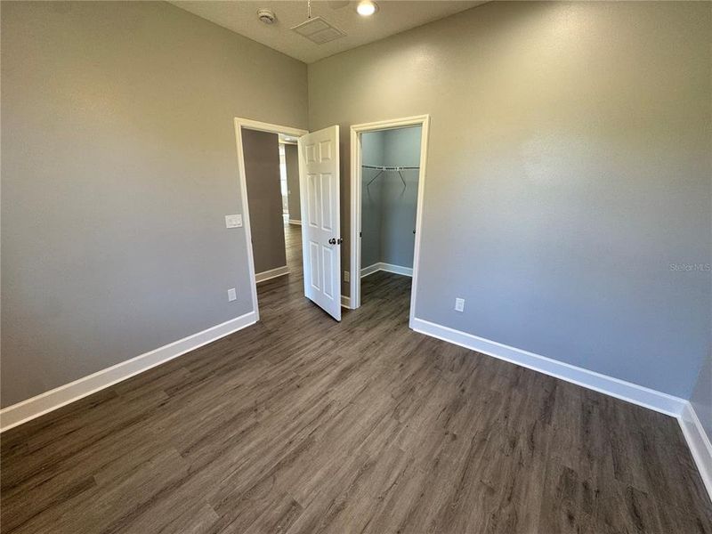 Spacious, unfurnished interior of a new home in , Dade City (Image 51).