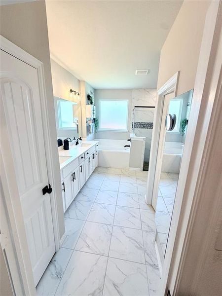 Spacious, unfurnished interior of a new home in , Haslet (Image 19).