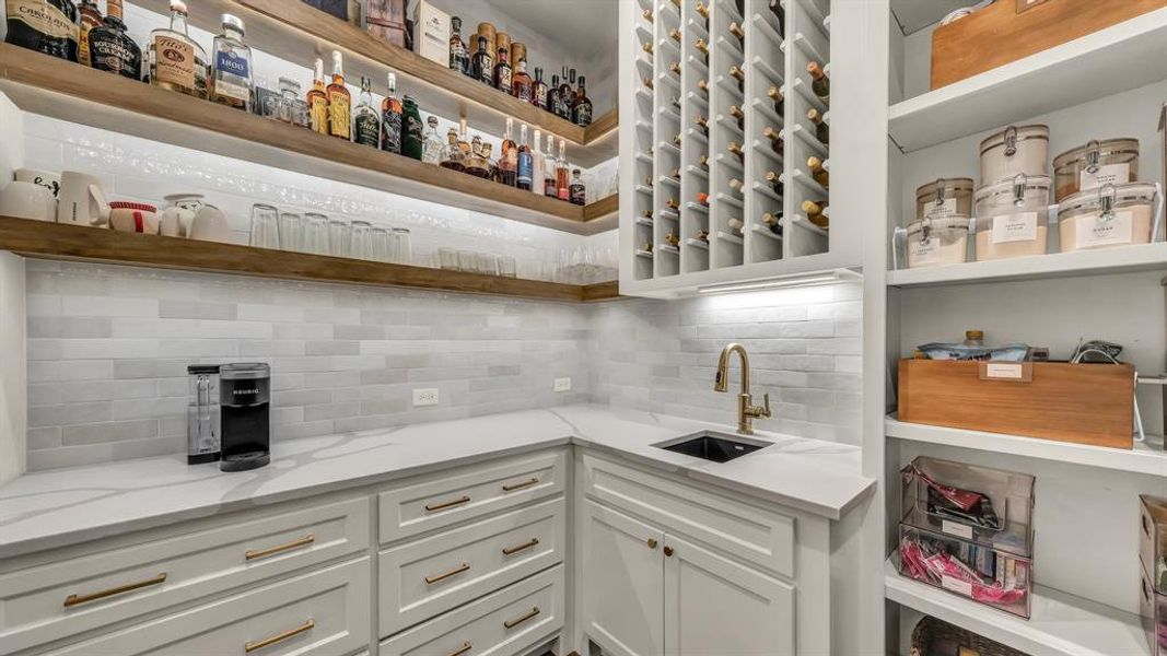 Furnished interior view inside a new home in , Weatherford (Image 10).