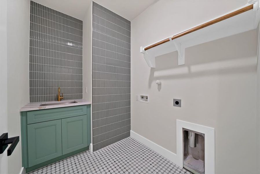 Furnished interior view inside a new home in , Granbury (Image 15).