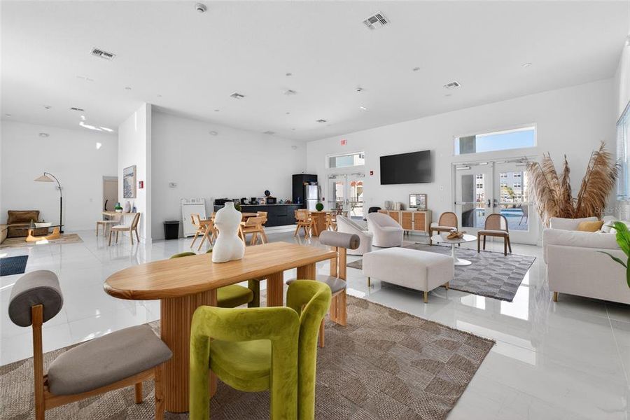 Furnished interior view inside a new home in , Orlando (Image 13).