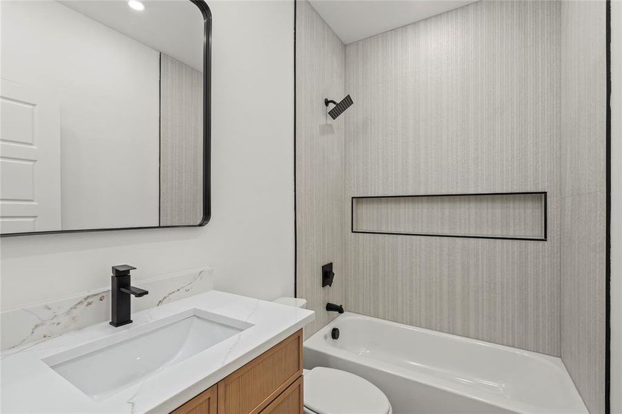 Furnished interior view inside a new home in , Dallas (Image 10).