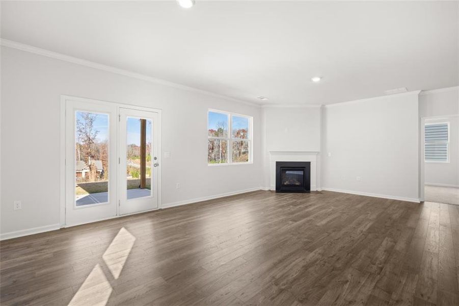 Spacious, unfurnished interior of a new home in Falcon Landing, Gainesville (Image 20).