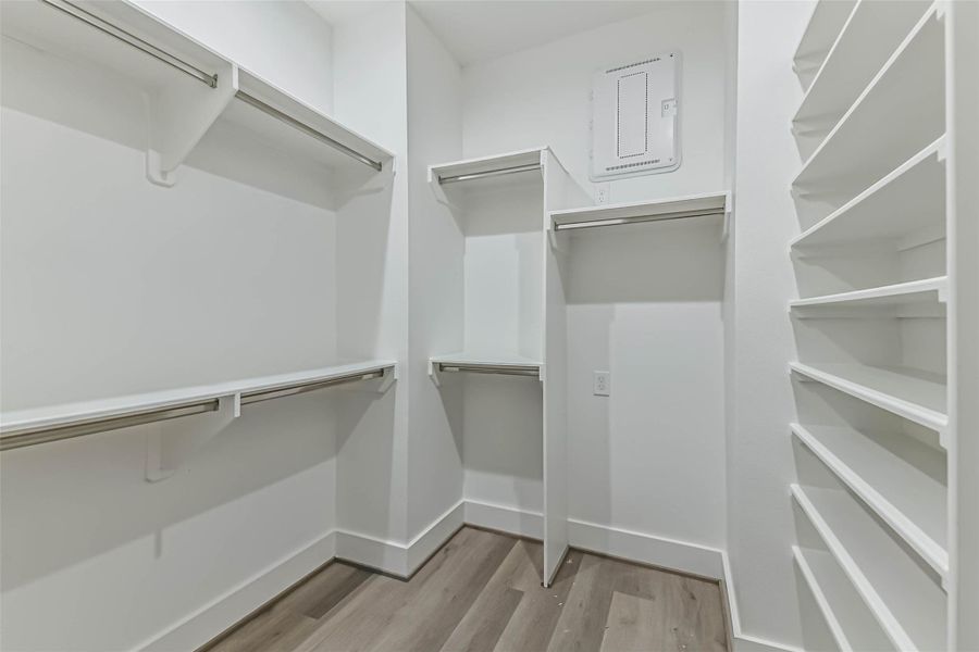 Spacious, unfurnished interior of a new home in , Houston (Image 32).