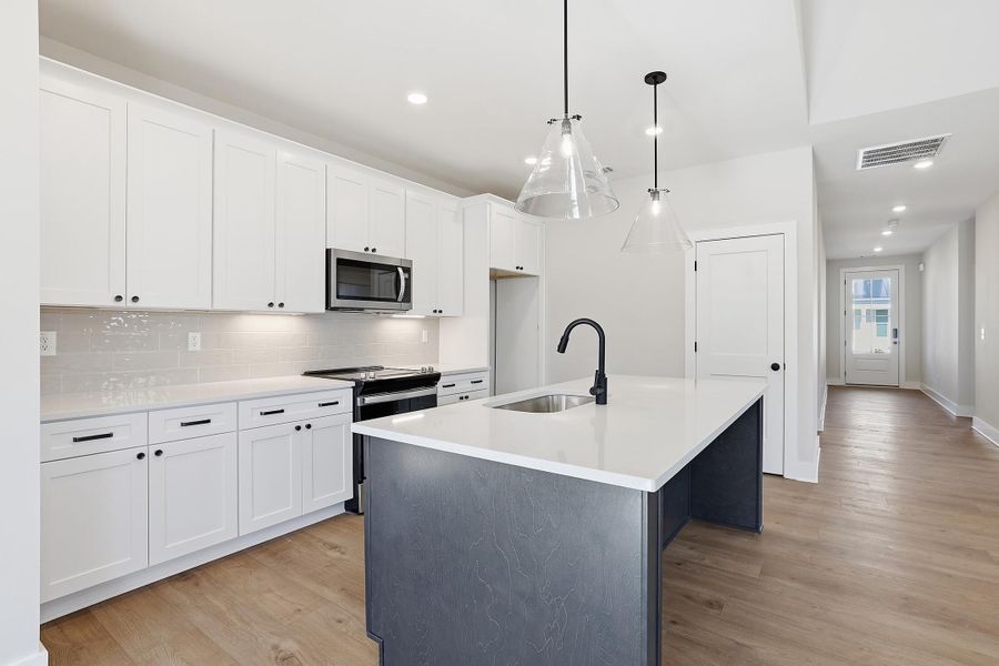 Furnished interior view inside a new home in Social Circle, Chattanooga (Image 6).