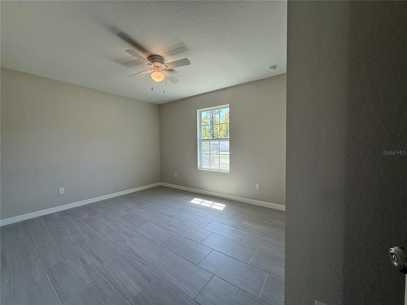 Spacious, unfurnished interior of a new home in , Ocala (Image 12).