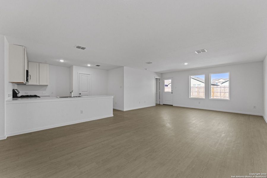 Spacious, unfurnished interior of a new home in Friendship Oaks: Watermill Collection, Fredericksburg (Image 22).