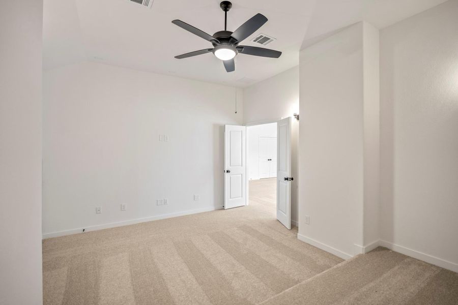 Spacious, unfurnished interior of a new home in Colton, Montgomery (Image 38).