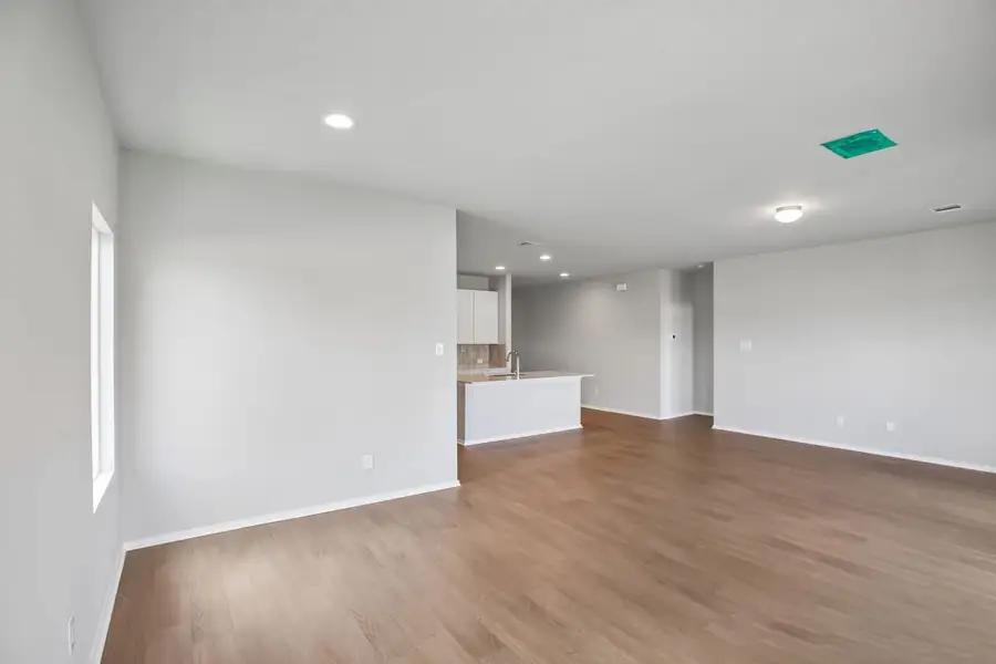 Spacious, unfurnished interior of a new home in Sorella, Tomball (Image 13).