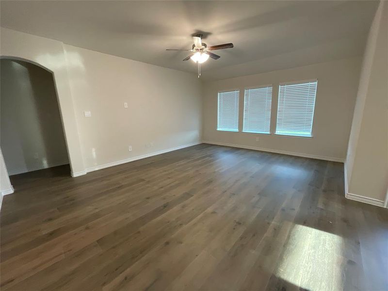 Spacious, unfurnished interior of a new home in Elevon, Lavon (Image 11).