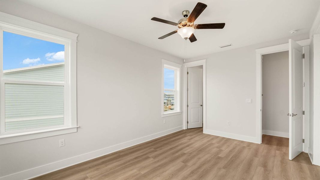 Spacious, unfurnished interior of a new home in Redfish Cove at Cape San Blas, Port Saint Joe (Image 30).