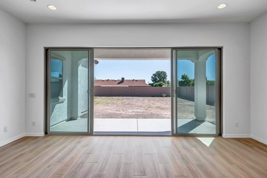 Spacious, unfurnished interior of a new home in Legends at Thunderbird, Glendale (Image 26).