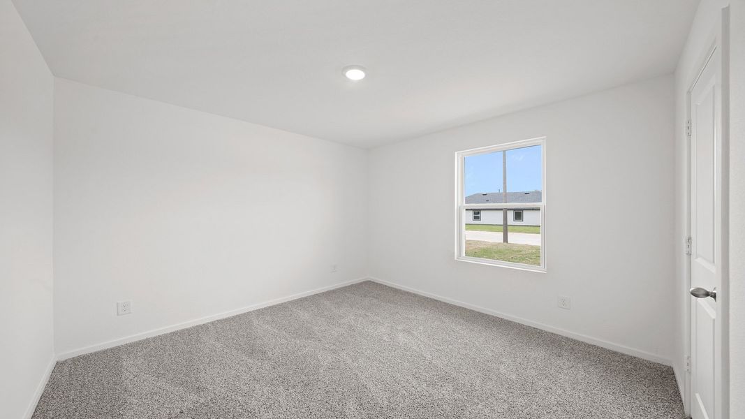 Spacious, unfurnished interior of a new home in Chapel Lakes, Montgomery (Image 17).