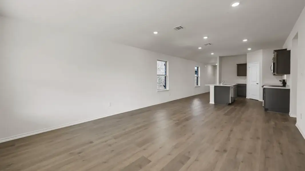 Spacious, unfurnished interior of a new home in Wildcat Ranch, Crandall (Image 22).