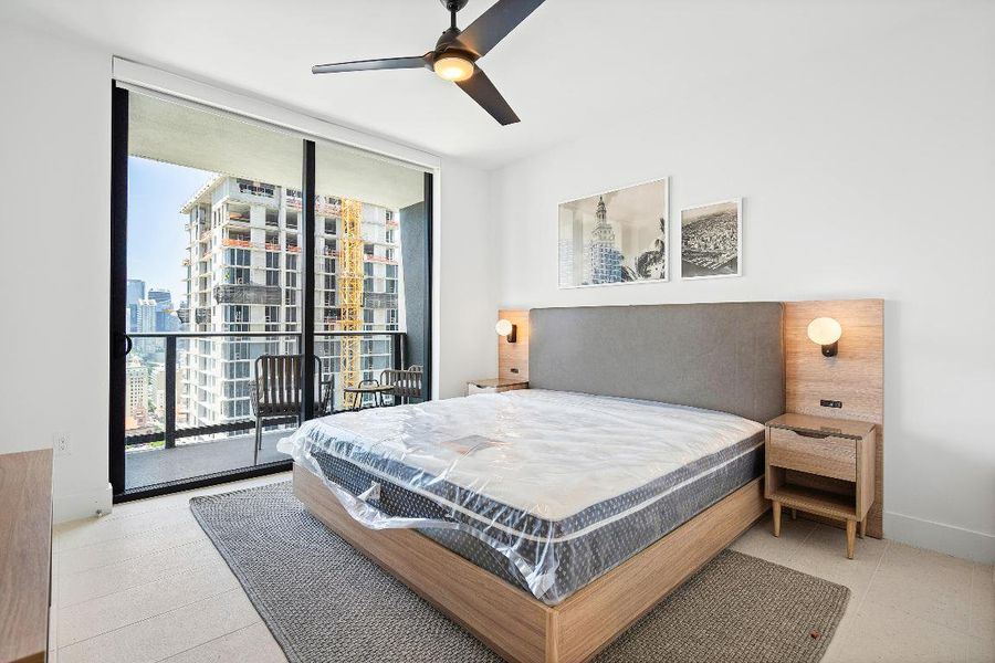 012-601Northeast1stAvenue-Miami-FL-33132