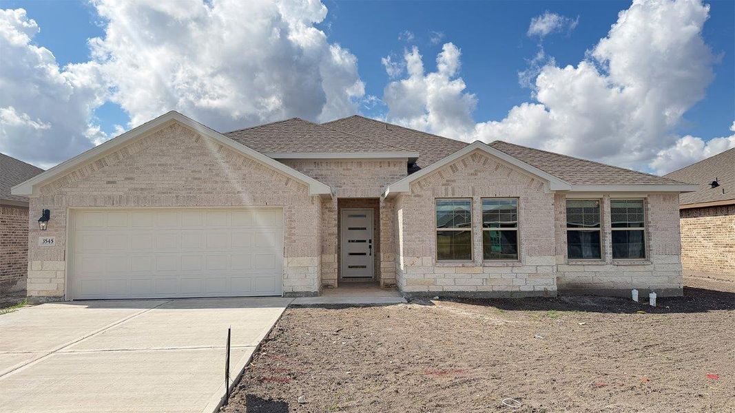 Exterior details and patio area of a home in The Lakes Northwest, Corpus Christi (Image 2).