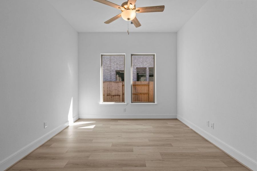 Spacious, unfurnished interior of a new home in Valencia 70', Manvel (Image 26).