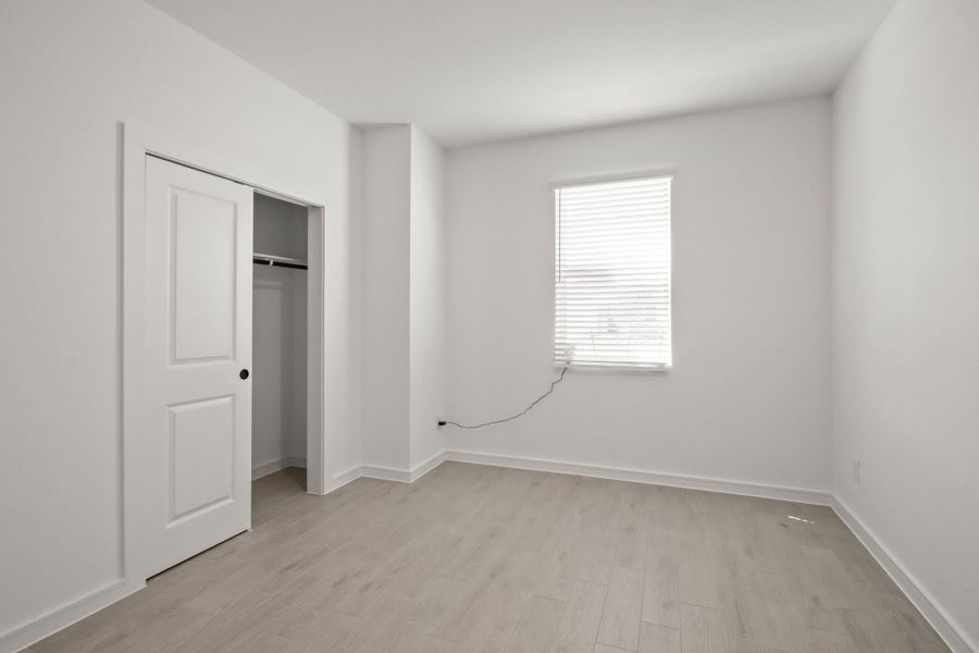 Extra Suite (*Photo not of actual home and used for illustration purposes only.)