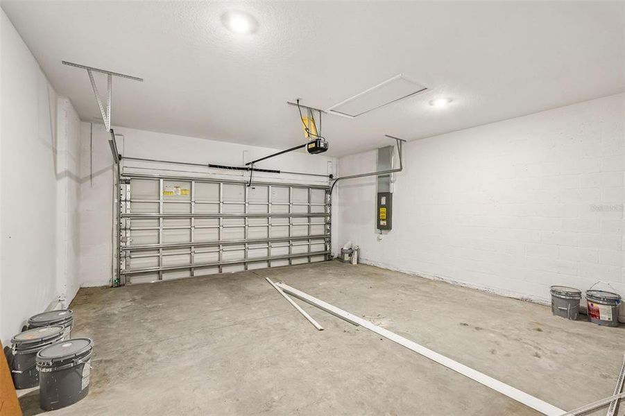 Spacious, unfurnished interior of a new home in Tiburon, Nokomis (Image 34).