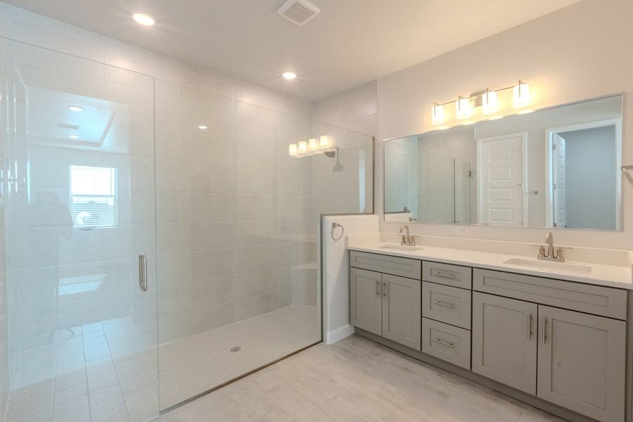 Furnished interior view inside a new home in Paseo Del Este, El Paso (Image 12).
