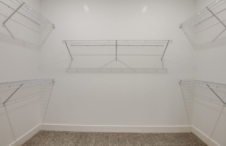 Spacious, unfurnished interior of a new home in Longmeadow at North River Ranch, Parrish (Image 19).