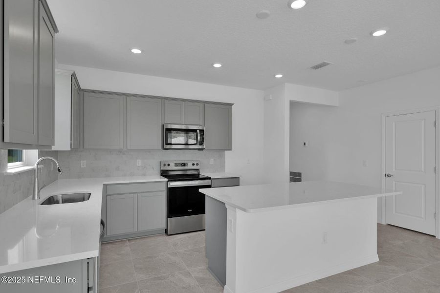 Furnished interior view inside a new home in Hyland Trail, Green Cove Springs (Image 4). Furnished interior view inside a new home in Hyland Trail, Green Cove Springs (Image 4).