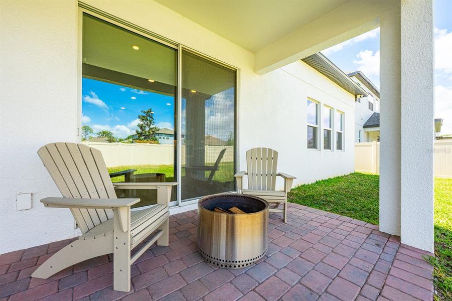 Exterior details and patio area of a home in , Oviedo (Image 24).