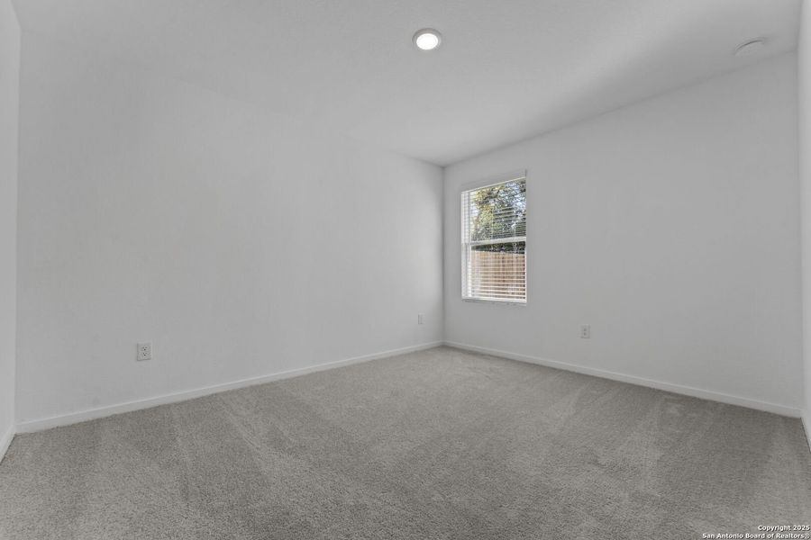 Spacious, unfurnished interior of a new home in Torian Village, San Antonio (Image 10).