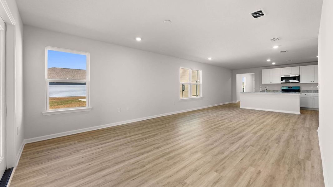 Spacious, unfurnished interior of a new home in Titus Park, Panama City (Image 22). Spacious, unfurnished interior of a new home in Titus Park, Panama City (Image 22).