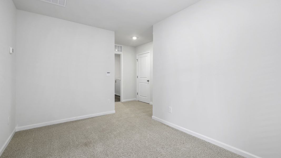 Spacious, unfurnished interior of a new home in Willow Mill, Thomasville (Image 18).