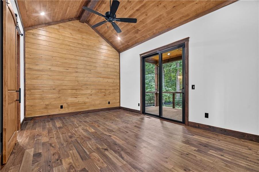 Spacious, unfurnished interior of a new home in , Ellijay (Image 18).