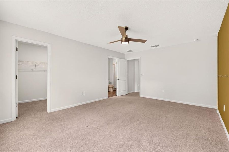 Spacious, unfurnished interior of a new home in , Alachua (Image 32).