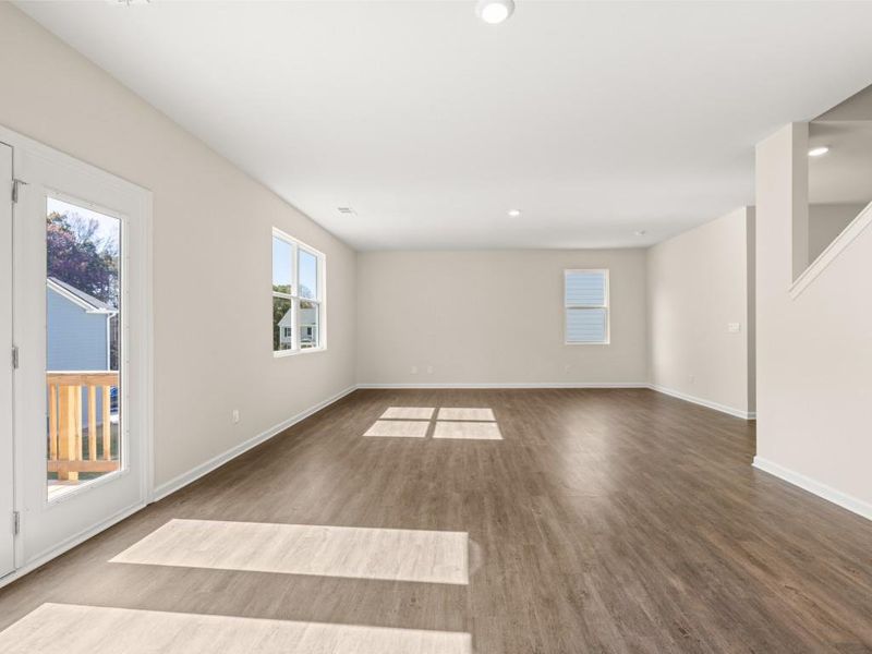Spacious, unfurnished interior of a new home in Oaks at Cedar Grove, Fairburn (Image 22).