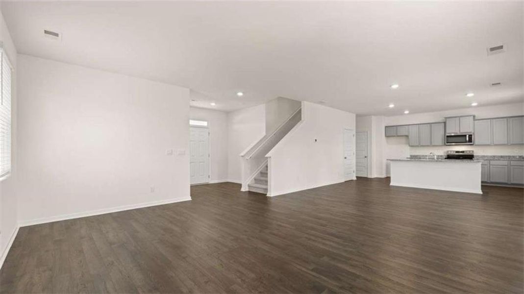 Spacious, unfurnished interior of a new home in Poplar Preserve, Newnan (Image 17).